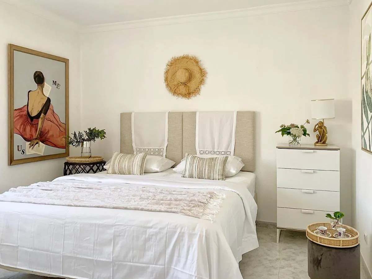Stylish 3 Bedroom Apartment Close To The Beach Monte Gordo